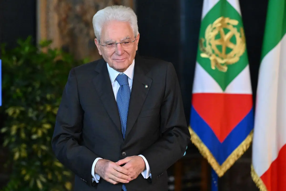 Visita a sorpresa di Mattarella a Caivano, messa nel Parco Verde